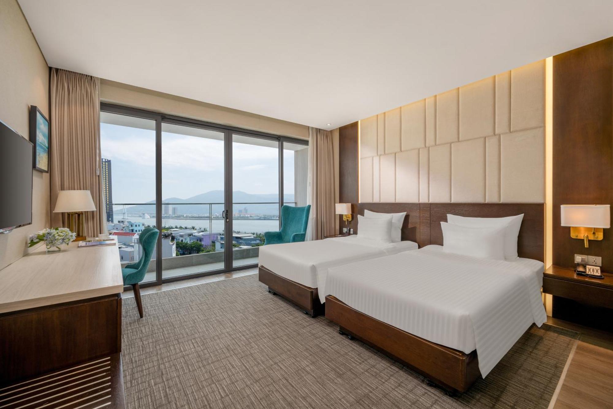 New Orient Hotel