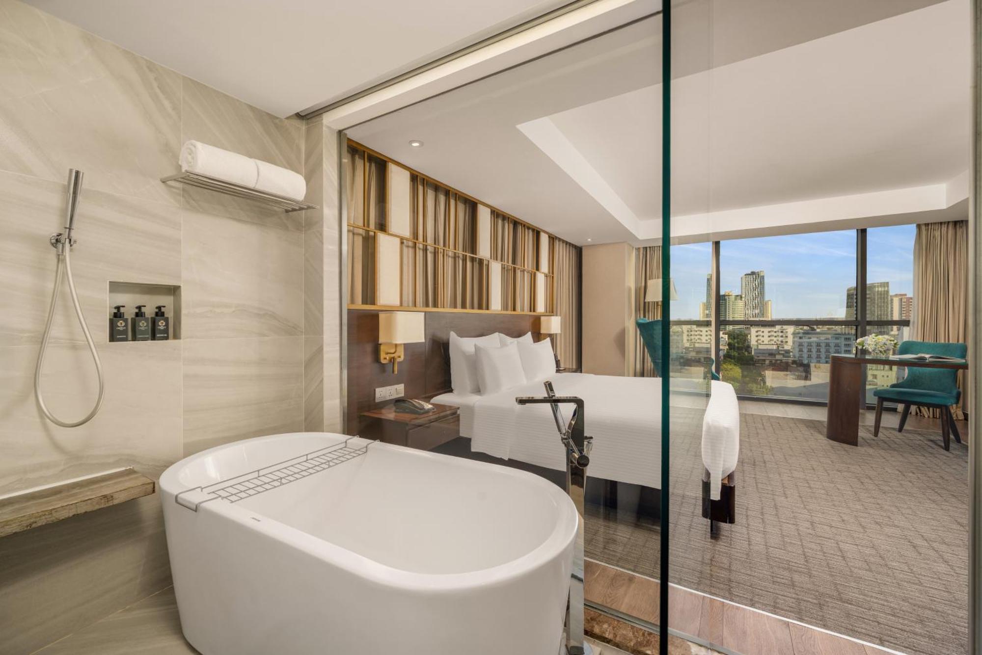 New Orient Hotel 4*