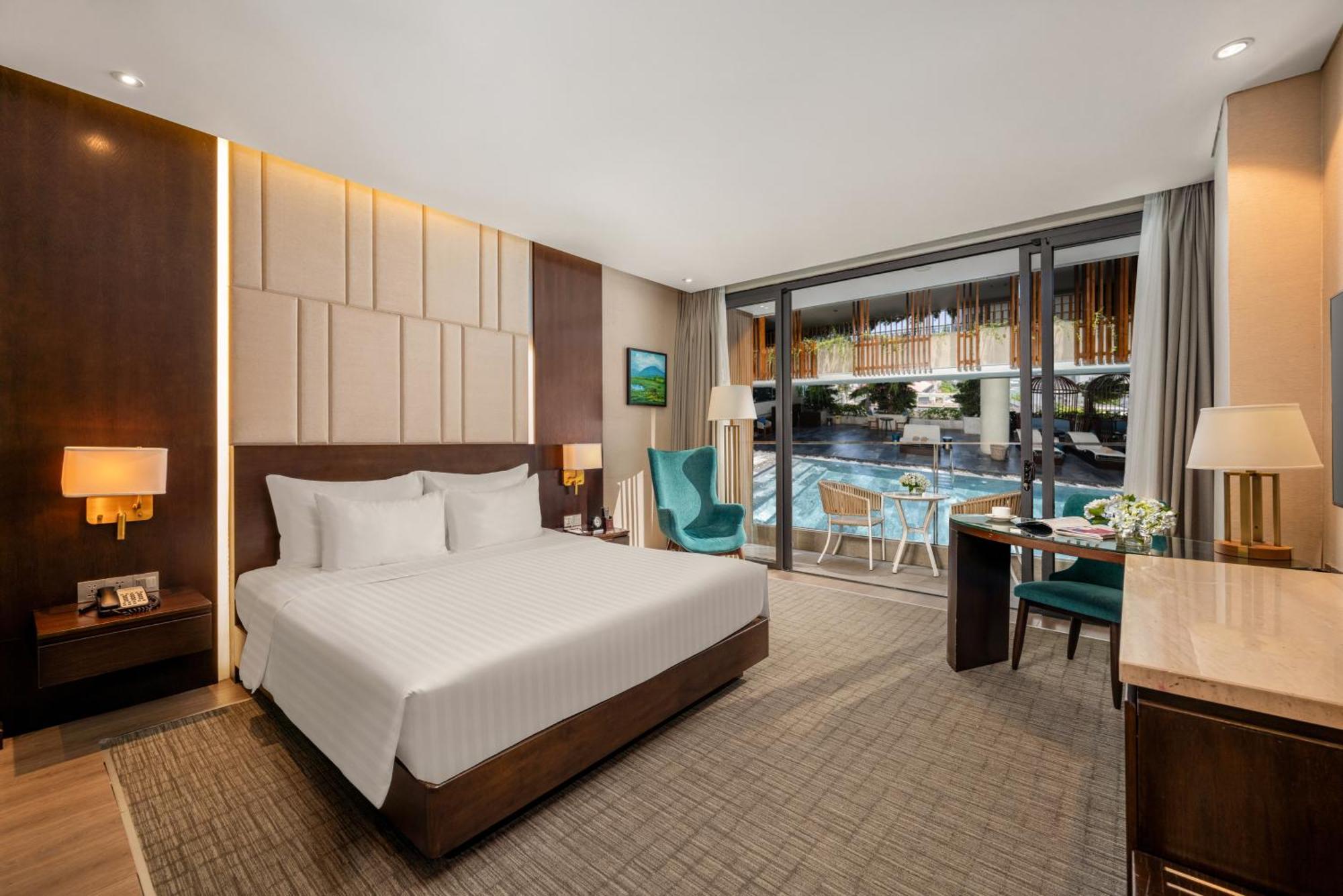 New Orient Hotel 4*